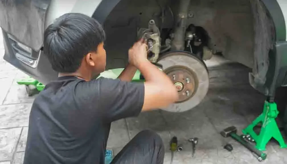 Bunyi Kaki Kaki Mobil (3) Bunyi Kaki Kaki Mobil (3)