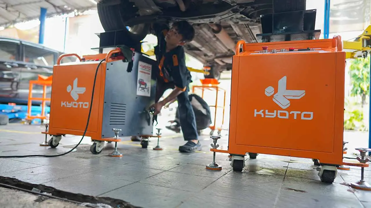 Bengkel Kaki Kaki Mobil Malang (3) Bengkel Kaki Kaki Mobil Malang (3)Bengkel Kaki Kaki Mobil Malang (3)