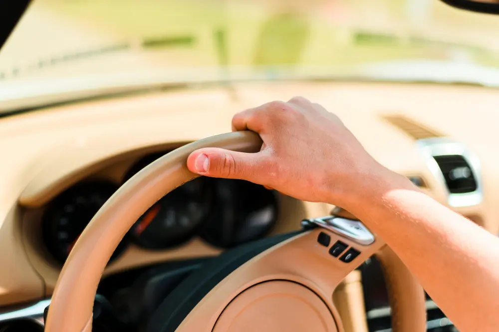 Cara Mengatasi Setir Mobil Lari ke Kiri