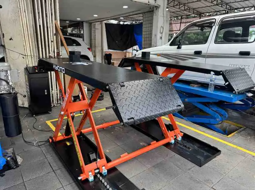 Alat Alat Bengkel Mobil (3) Alat Alat Bengkel Mobil (3)