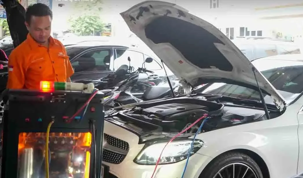 Bersihkan AC Mobil (3) Bersihkan AC Mobil (3)