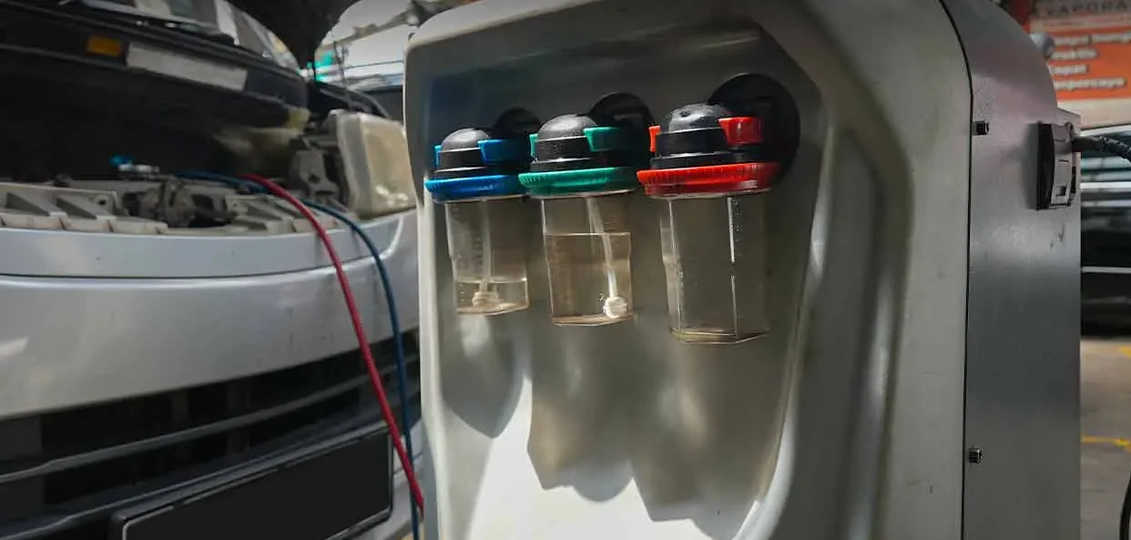 Bersihkan AC Mobil (2) Bersihkan AC Mobil (2)